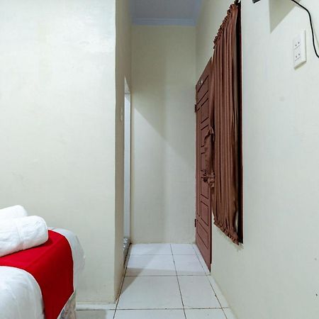 Reddoorz @ Simpang Pemda Medan Hotel Exterior photo