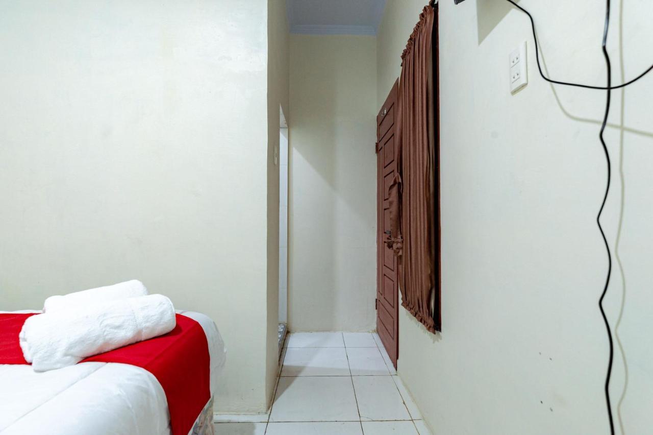Reddoorz @ Simpang Pemda Medan Hotel Exterior photo