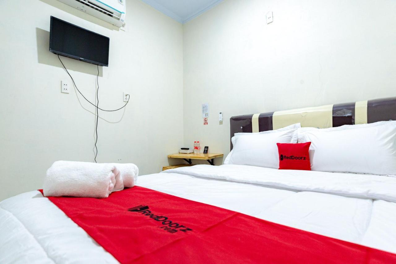 Reddoorz @ Simpang Pemda Medan Hotel Exterior photo