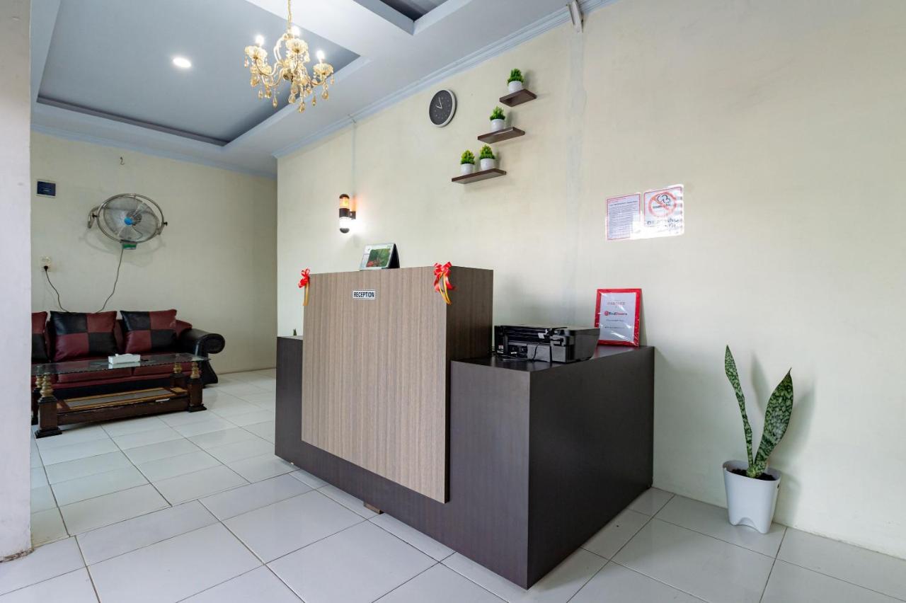 Reddoorz @ Simpang Pemda Medan Hotel Exterior photo