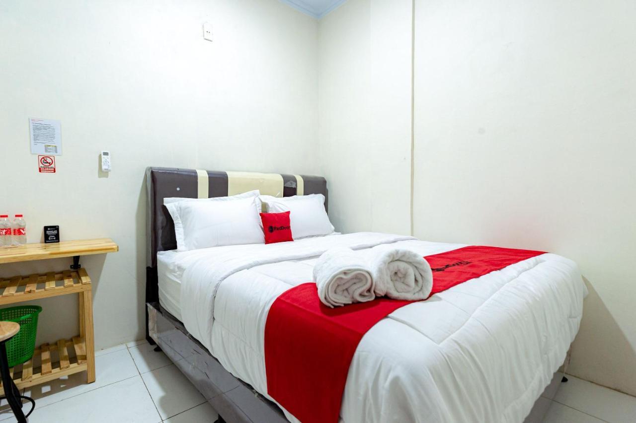 Reddoorz @ Simpang Pemda Medan Hotel Exterior photo