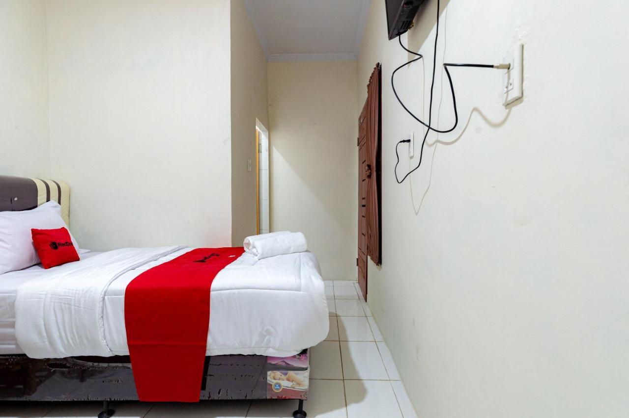 Reddoorz @ Simpang Pemda Medan Hotel Exterior photo