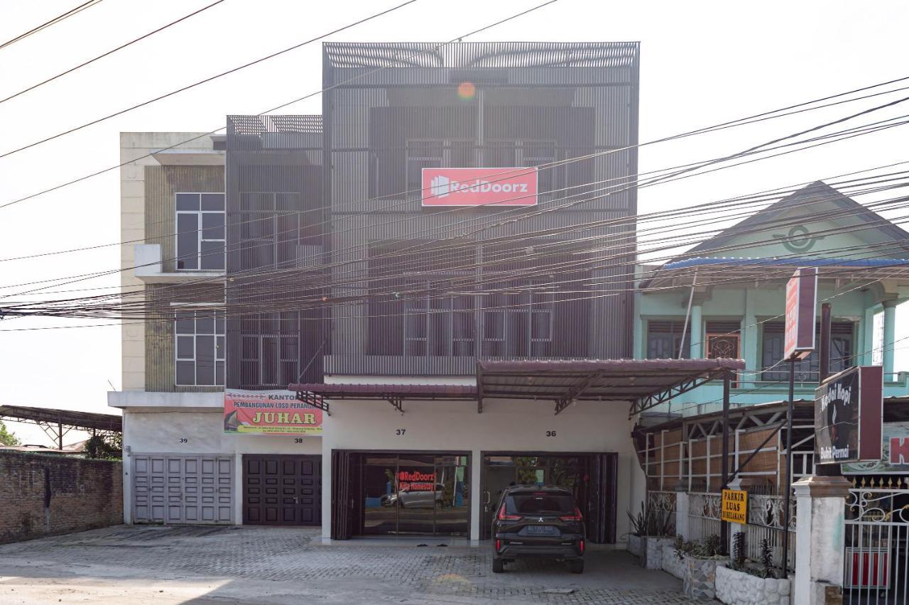 Reddoorz @ Simpang Pemda Medan Hotel Exterior photo